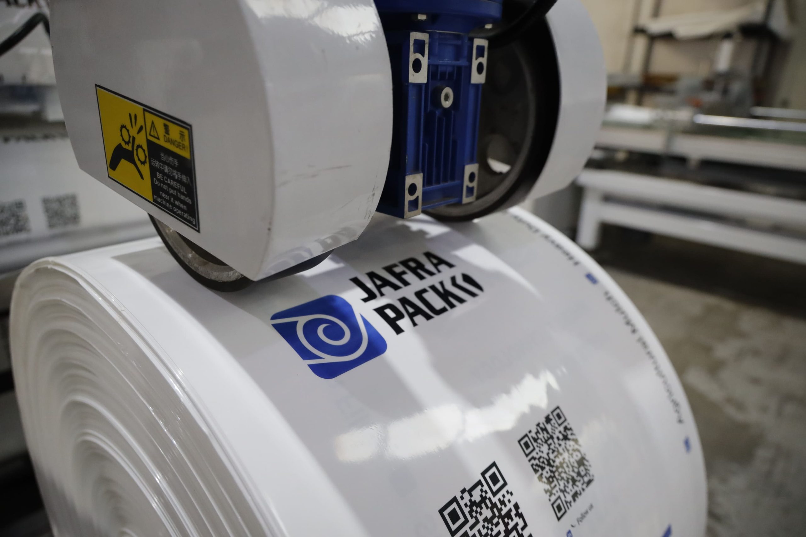 A Scoop into Stretch and Shrink Hoods: Protecting Palletized Loads the Smart Way | Jafra Pac Blog Stretch hood scaled | Jafra Pack